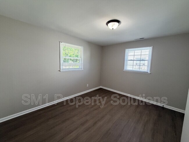 Foto del edificio - 1910 Britton St