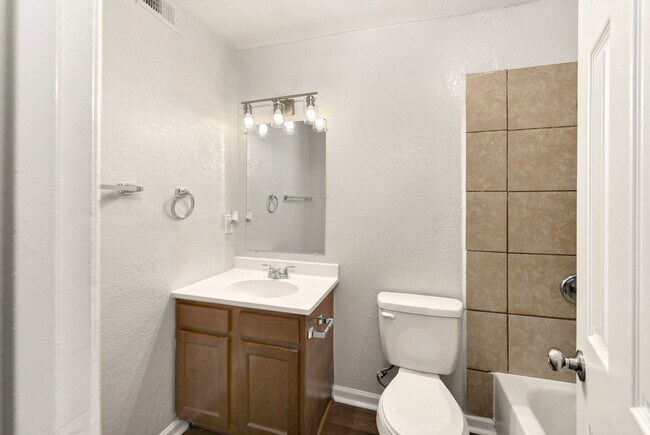 Interior Photo - Legend Oaks Gated Community