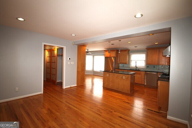 Building Photo - 1248 Defoor Ct NW