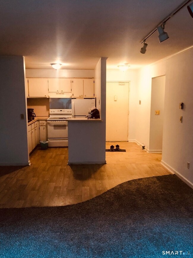 Foto del edificio - 25 Donna Dr