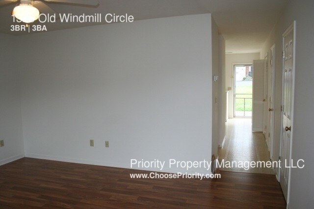 Building Photo - 1326 Old Windmill Cir