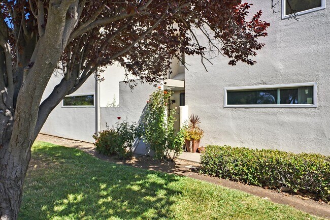 Building Photo - 1787 Deer Creek Ct