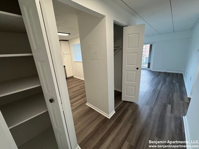 Foto del edificio - 53 Hill Rd