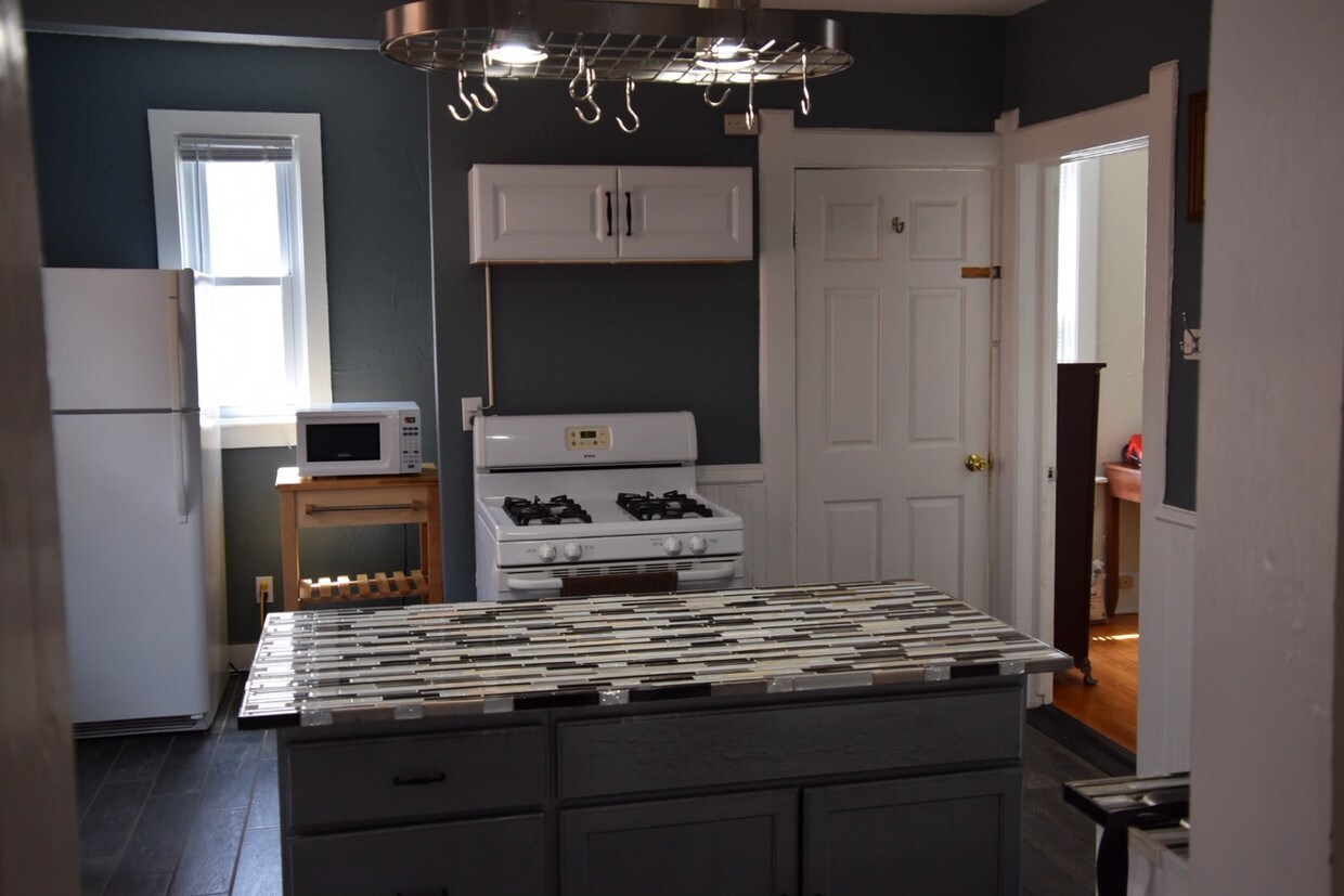 1235 E Brady St, Milwaukee, WI 53202 Apartments in Milwaukee, WI