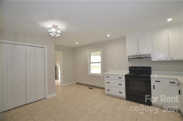 Building Photo - 5501 Larchmont Ave