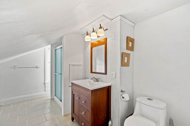 Building Photo - Amazing 3 bedroom home in Mt. Washington available June 1st!