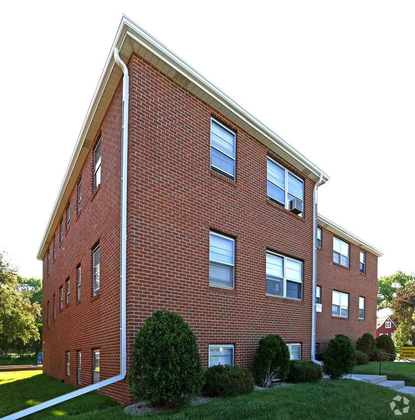 Foto del edificio - St. Paul Avenue Apartments