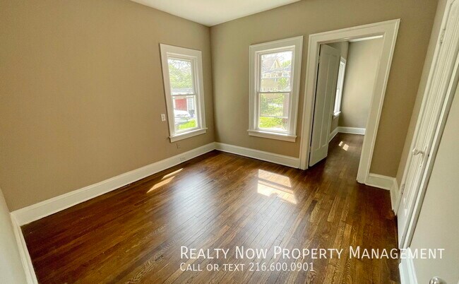 Foto del edificio - Cleveland Heights 3 bedroom 1st Floor