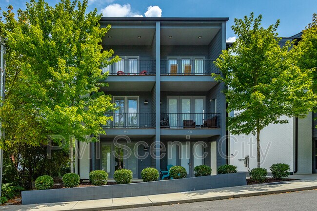 Foto del edificio - 444 Harper St