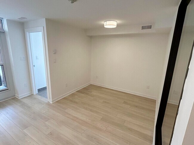 Photo du bâtiment - 920 Inverhouse