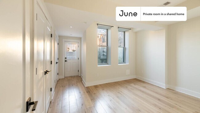 Foto del edificio - Room in Shared 3 bed/2.5 bath home in Columbia Heights