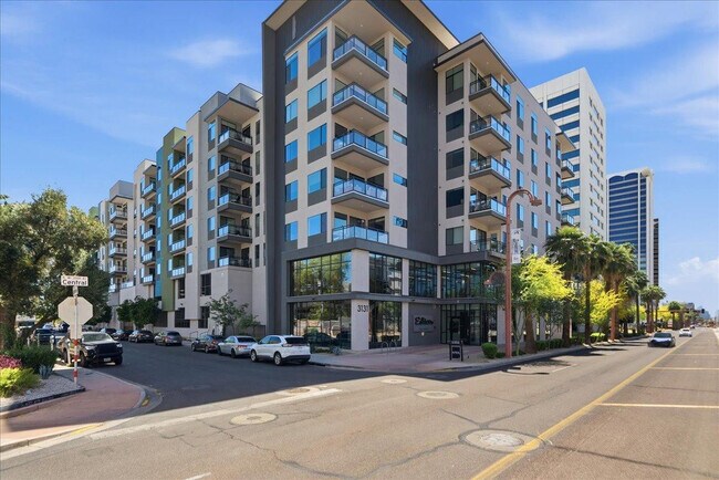 Foto del edificio - 3131 N Central Ave