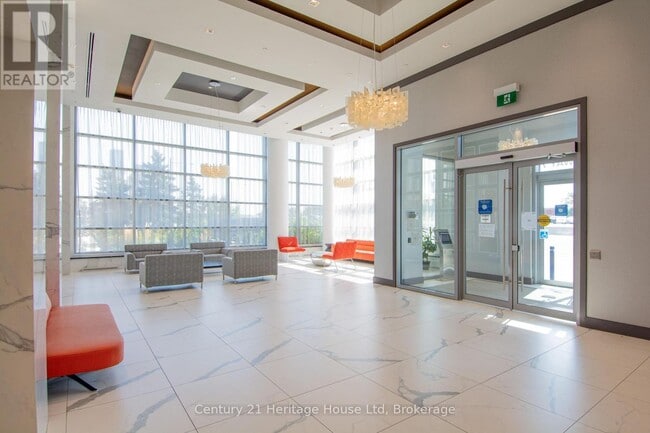 Photo du bâtiment - 3600-3600 Hwy 7