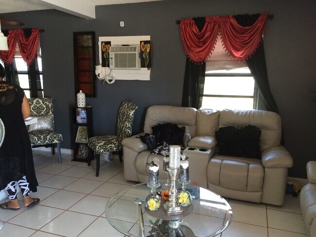 Building Photo - 2-1 house