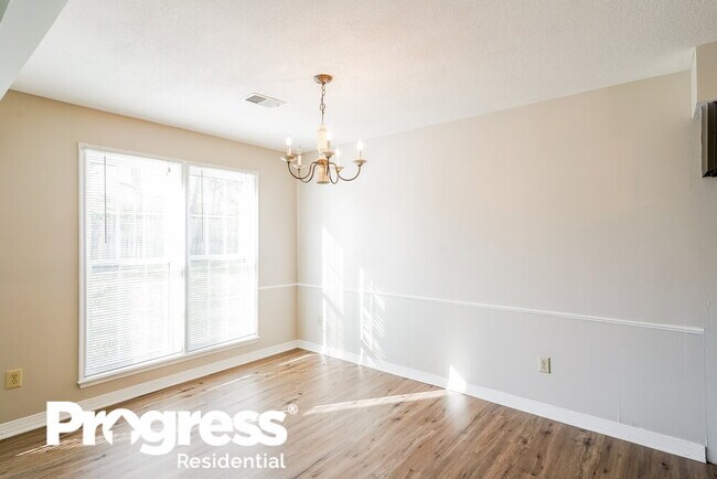 Foto del edificio - 820 Lake Terrace Dr