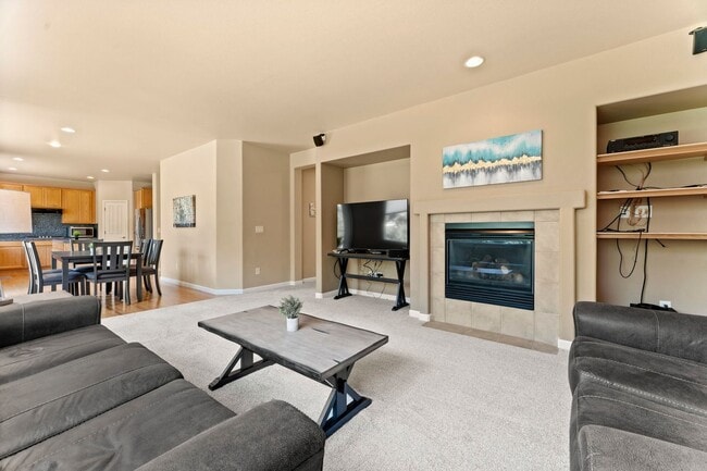 Building Photo - Wonderful Fully Furnished Home Includes Utilities