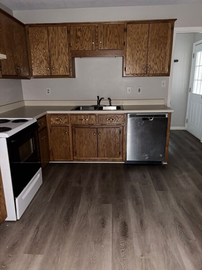 Foto del edificio - 2 Bedroom 1 Bath Duplex