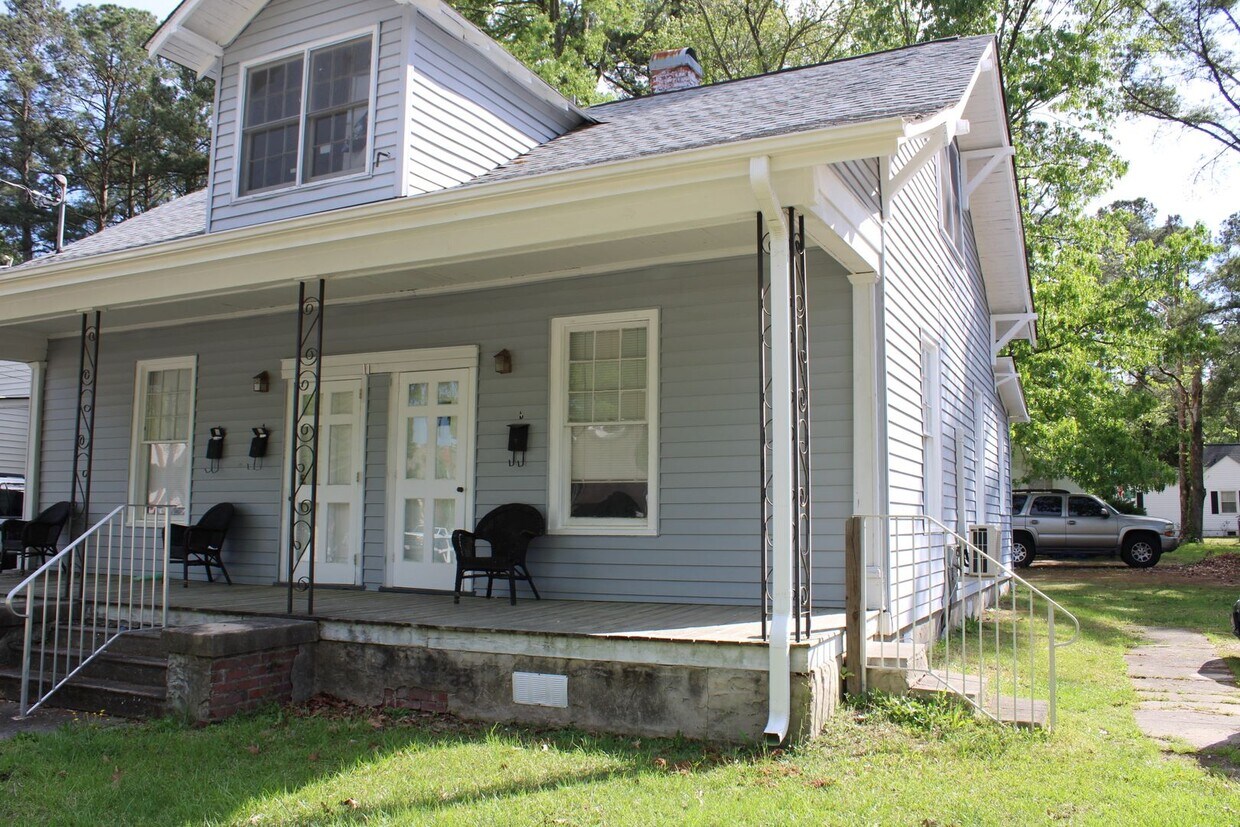 1111 Gold St N Unit B, Wilson, NC 27893 Room for Rent in Wilson, NC