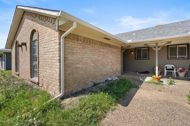 Foto del edificio - 15839 El Estado Dr