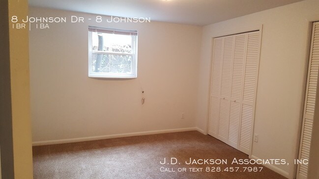 Foto del edificio - 8 Johnson Drive
