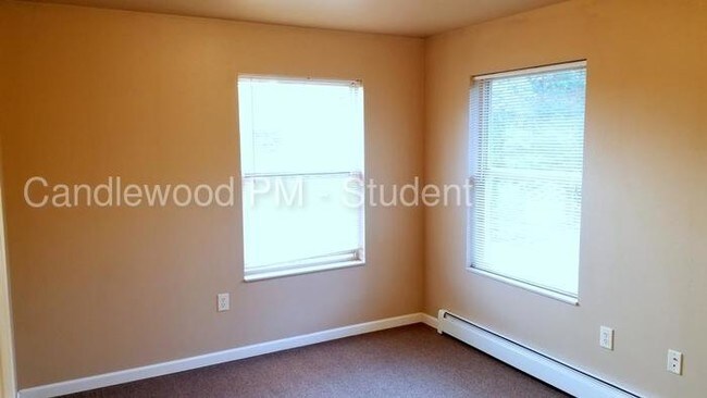 Building Photo - 3700 Doolittle Dr