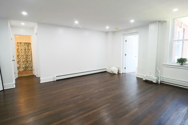 Building Photo - 156 Garfield Ave