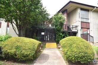 Building Photo - 5000 Bowser Ave