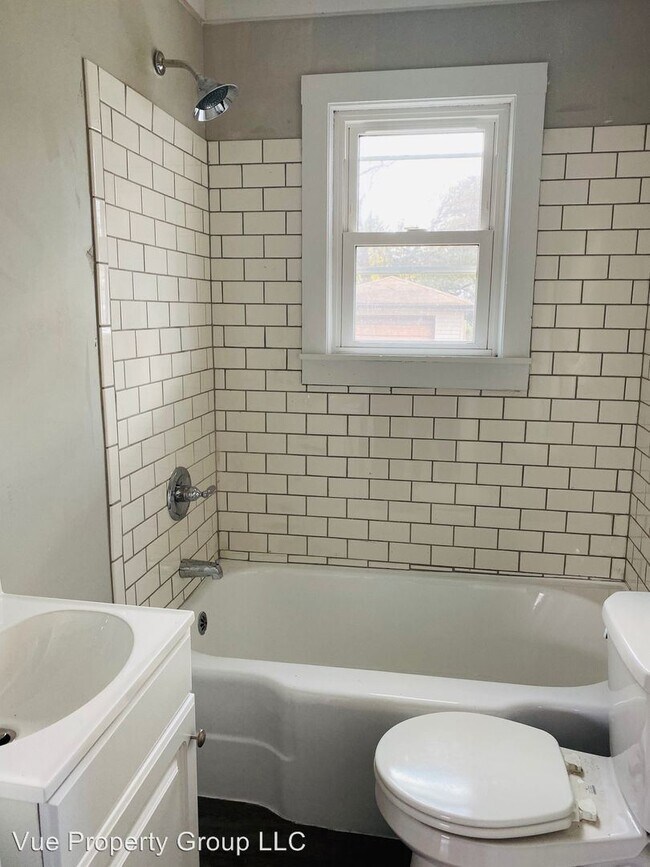 Building Photo - 2 br, 1 bath House - 110 South 11th Avenue