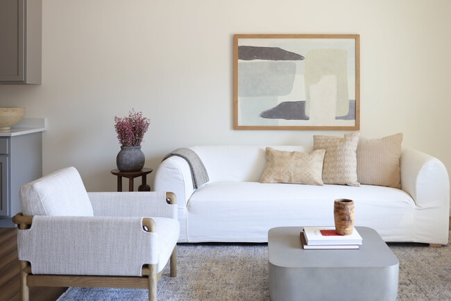 Building Photo - Fairway Flats Apartments