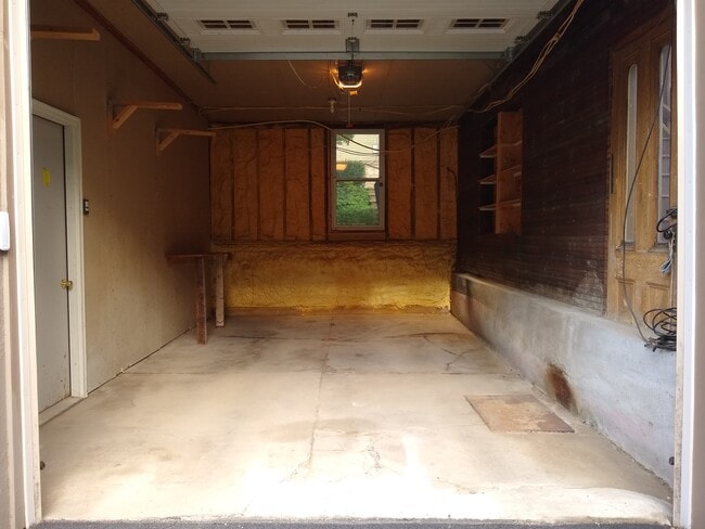 Private garage + storage, rare downtown convenience! Automatic garage, driveway, extra storage! - 156 Henry St