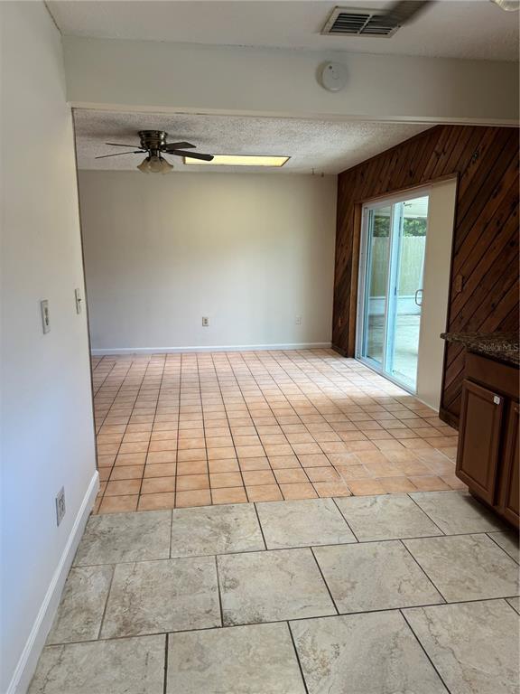 Building Photo - 1372 Cottonwood Terrace