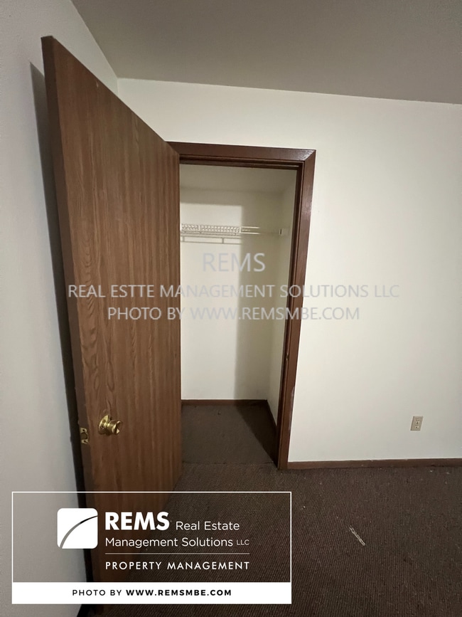 Building Photo - 1110 Grand Ave