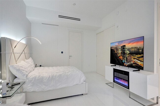 Foto del edificio - 300 Biscayne Blvd Way