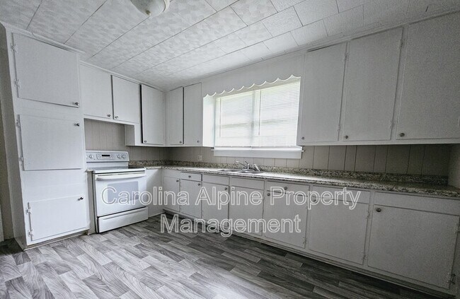 Building Photo - 801 W 2nd Ave