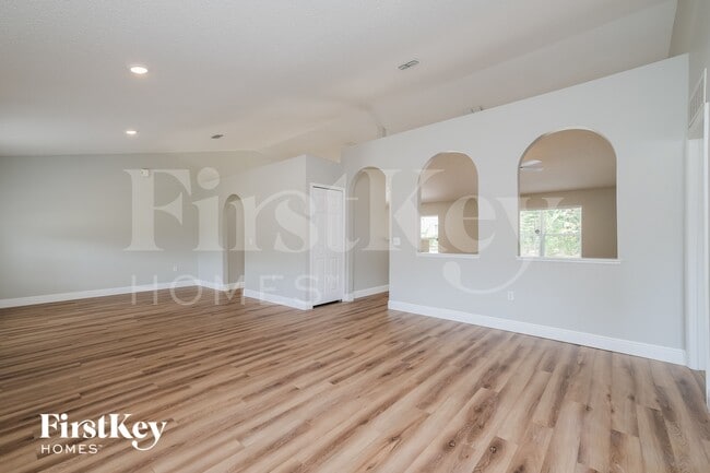 Foto del edificio - 6301 Newmark St