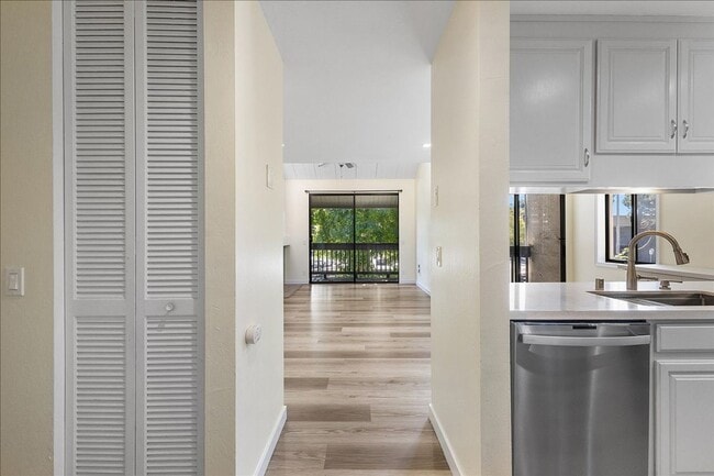 Photo - 2101 Shore Line Dr Apartment