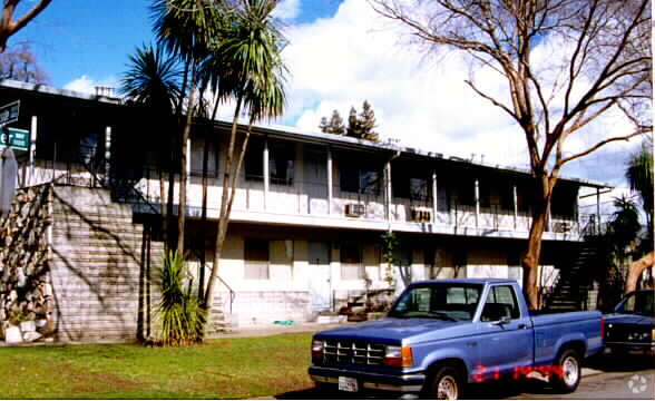Primary Photo - 1101 Weber Way