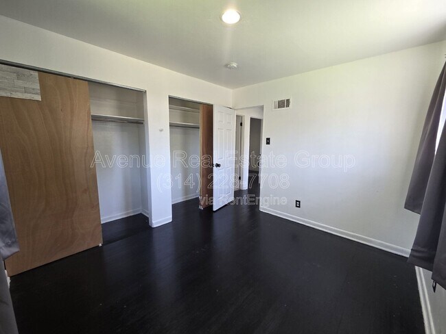 Foto del edificio - 1115 Backer St