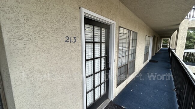 Building Photo - 4800 W Lovers Ln