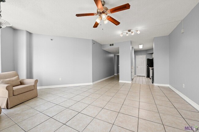 Foto del edificio - 11550 Southfork Avenue Unit 414