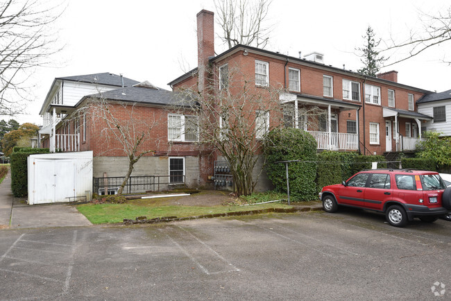 Foto del edificio - Broadmoor Manor Apartments