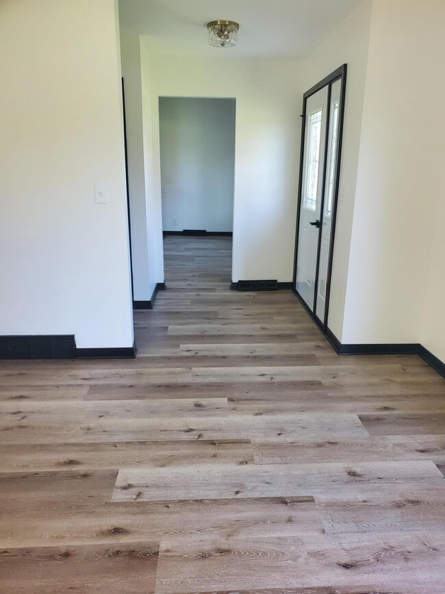 Building Photo - 18625 Lola Dr