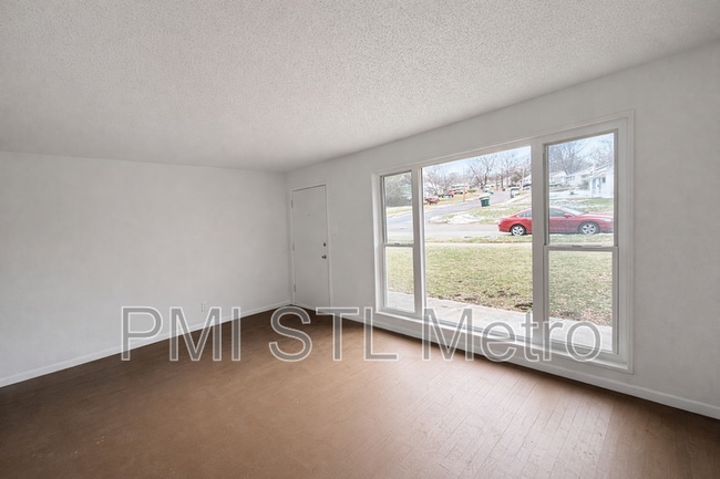 Building Photo - 5633 Parchester Dr