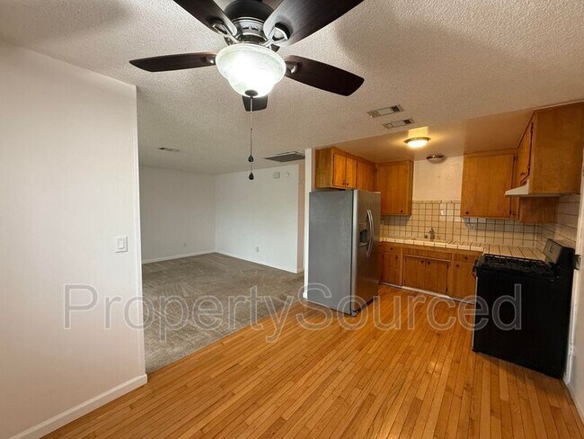 Foto del edificio - 6138 Greenfield Ln