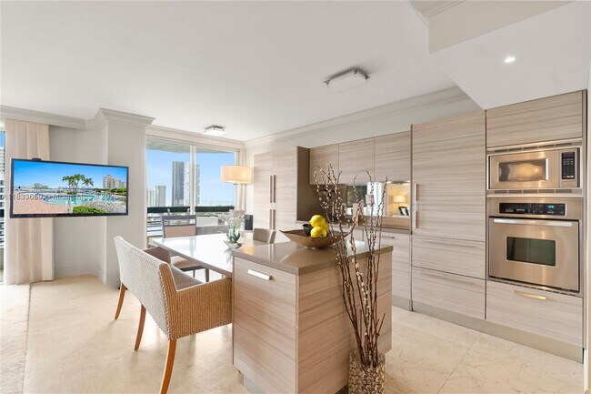 Foto del edificio - 3530 Mystic Pointe Dr