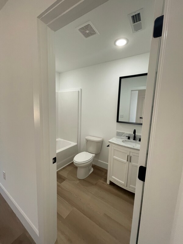 Building Photo - 44 Beverly Hills Dr