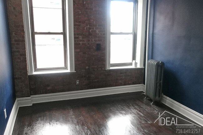 Building Photo - 672 47th St