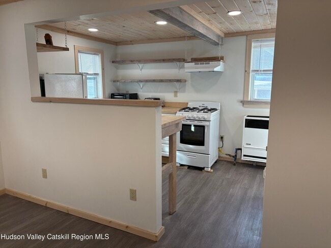 Building Photo - 18 Market St