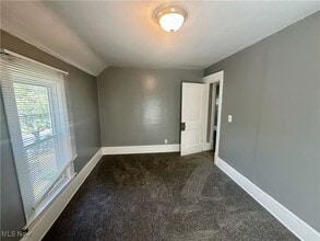 Building Photo - 2302 9th St SW