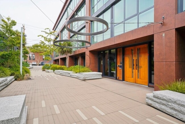 Building Photo - Unit 214